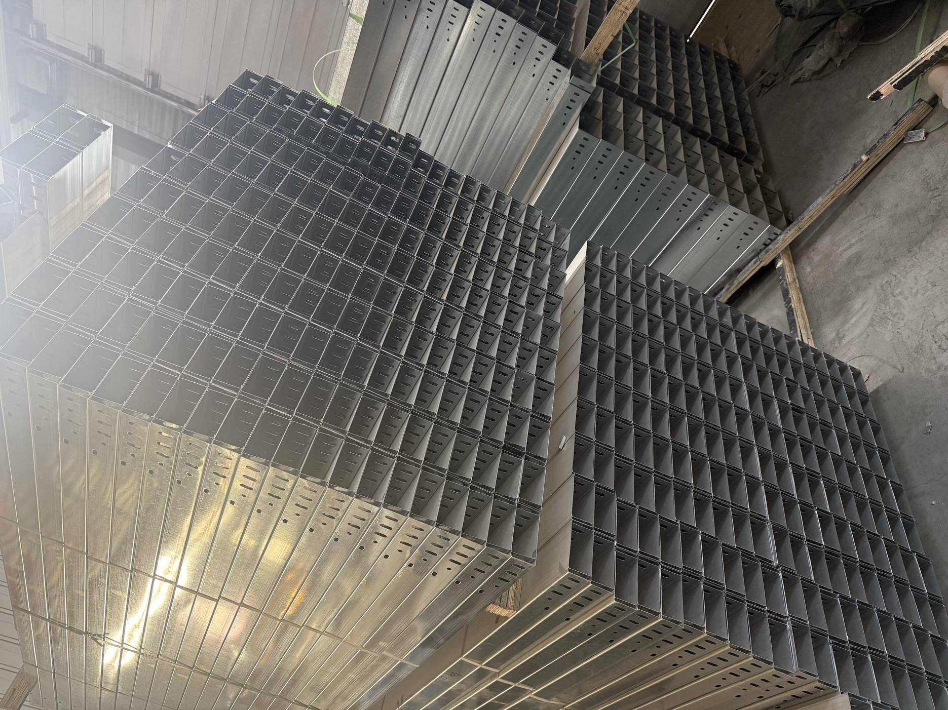 绍兴市金属桥架喷塑桥架 - 价格